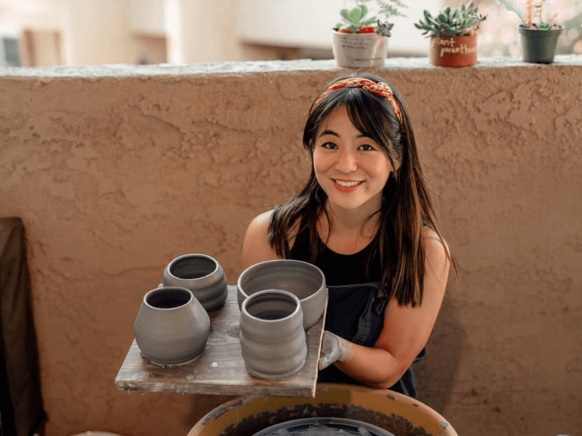 holding_pots